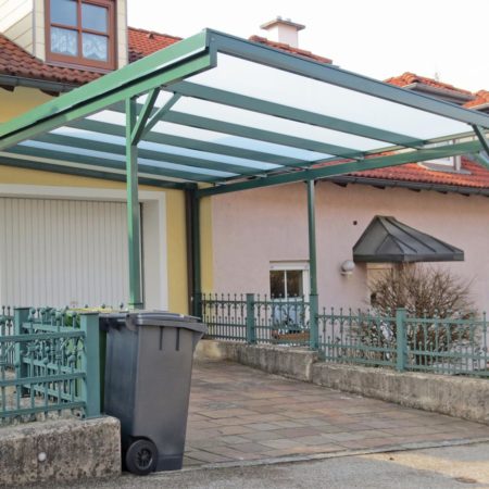 Beschichtete Parkplatzüberdachung