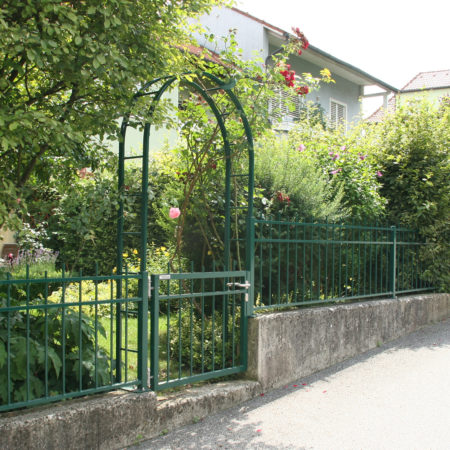 Rosenbogen im "Gartengrün"