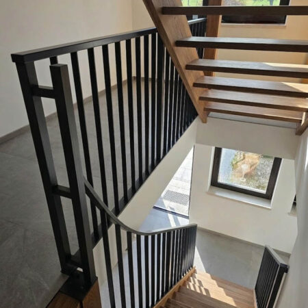 Modernes Indoor-Stiegengeländer